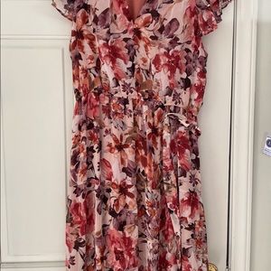 Maggie London NEVER WORN size 14 floral dress!